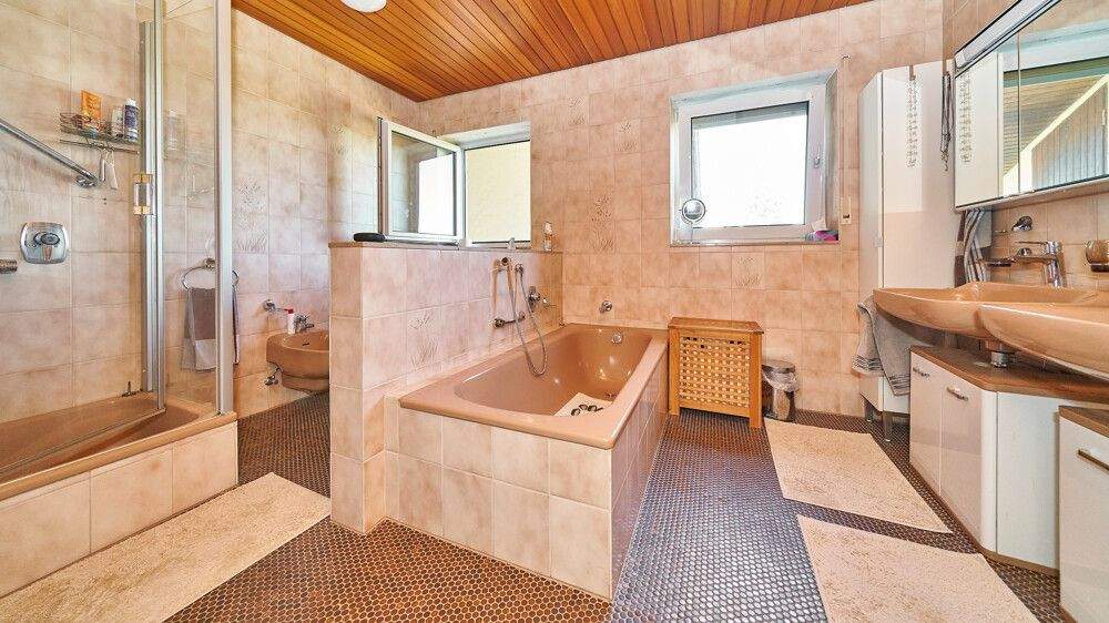 Einfamilienhaus Bönnigheim - 6 Zimmer, 208 m&sup2;, 795.000&euro; | Angebot:25697233