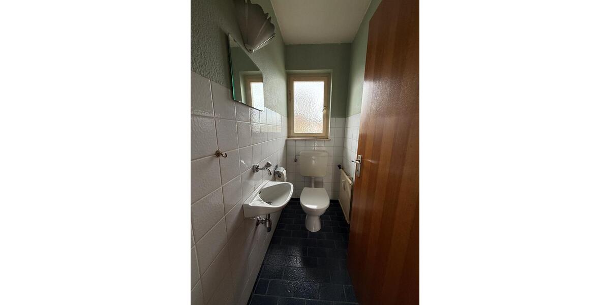 Etagenwohnung Backnang - 3.5 Zimmer, 105 m&sup2;, 1.000&euro; | Angebot:25251560