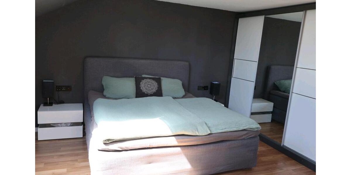 Dachgeschoßwohnung Rechberghausen - 2.5 Zimmer, 80 m&sup2;, 275.000&euro; | Angebot:26953669