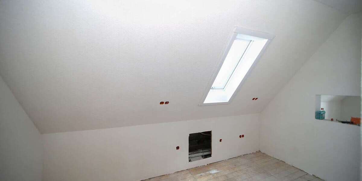 „Haus auf dem Haus“ – gesamtes Dachgeschoss mit kompletter Bühne und außergewöhnlichem Ausbaupotenzi - Dachgeschoßwohnung Weilheim an der Teck | Angebot:27532420