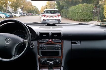 Mercedes-Benz C 240 328.000 km 1.000 &euro; Stuttgart 70563