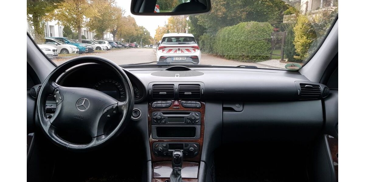 Mercedes-Benz C 240 328.000 km 1.000 &euro; Stuttgart 70563