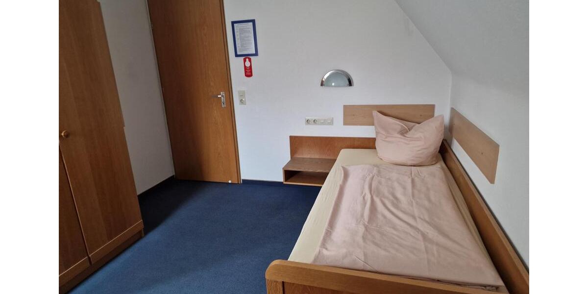 Etagenwohnung Stuttgart Luginsland - 1 Zimmer, 15 m&sup2;, 720&euro; | Angebot:25267868