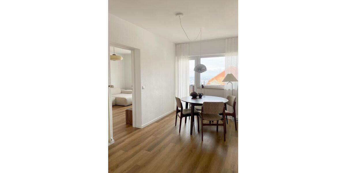 Dachgeschoßwohnung Stuttgart Degerloch - 2.5 Zimmer, 61 m&sup2;, 1.540&euro; | Angebot:25765747