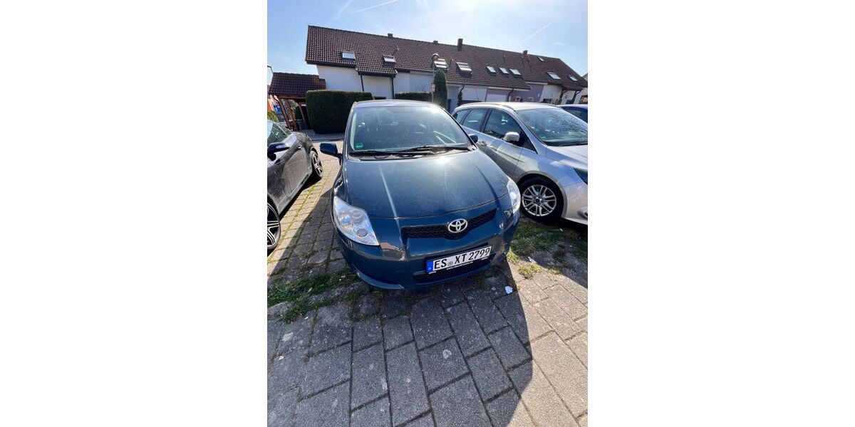 Toyota Auris 65.000 km 5.299 &euro; Plochingen 73207