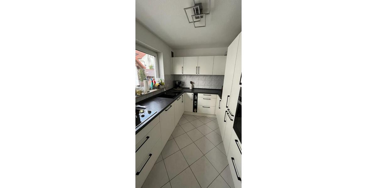 Etagenwohnung Remseck am Neckar - 3.5 Zimmer, 95 m&sup2;, 1.750&euro; | Angebot:25283995