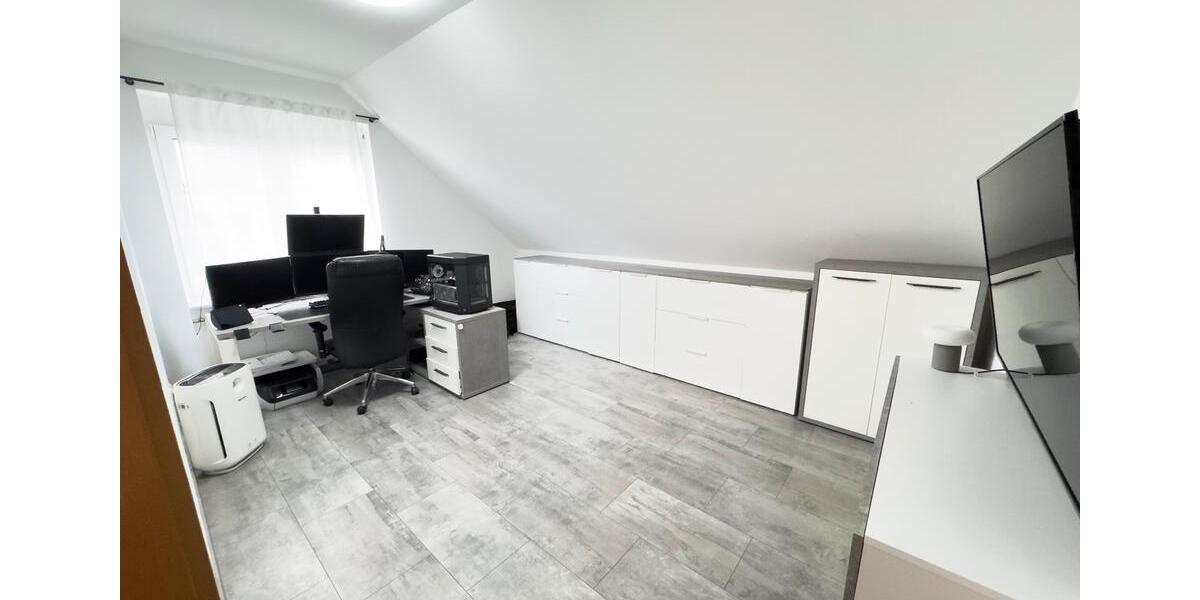 Dachgeschoßwohnung Vaihingen an der Enz - 3 Zimmer, 99 m&sup2;, 1.350&euro; | Angebot:25055327