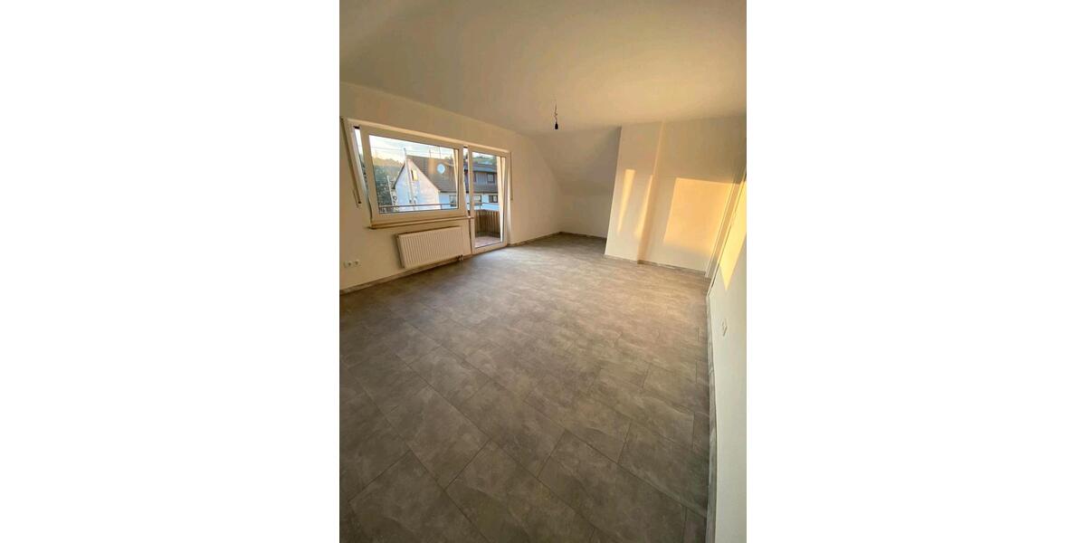 Dachgeschoßwohnung Remshalden - 3 Zimmer, 70 m&sup2;, 850&euro; | Angebot:25064648