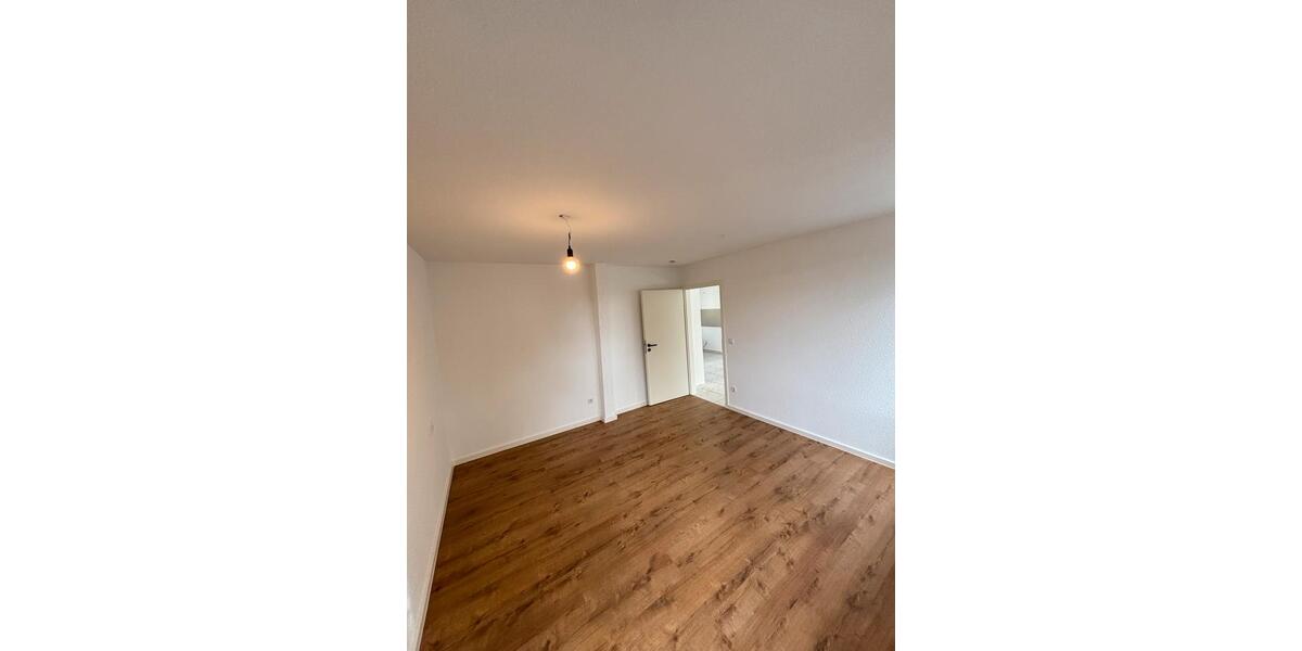 Erdgeschoßwohnung Vaihingen an der Enz - 3.5 Zimmer, 78 m&sup2;, 1.095&euro; | Angebot:27609942