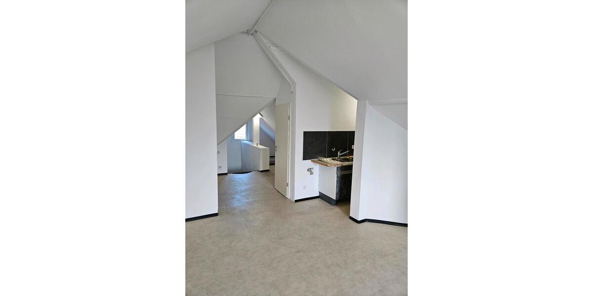 Dachgeschoßwohnung Stuttgart Neuwirtshaus - 2 Zimmer, 84 m&sup2;, 636&euro; | Angebot:25967867