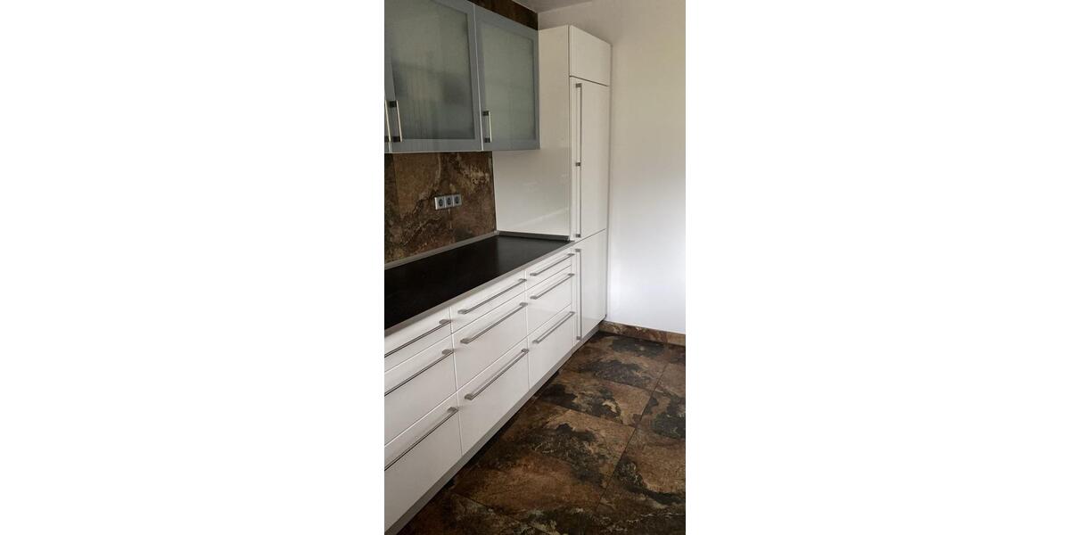 Erdgeschoßwohnung Neckartailfingen - 7 Zimmer, 180 m&sup2;, 1.700&euro; | Angebot:24813417
