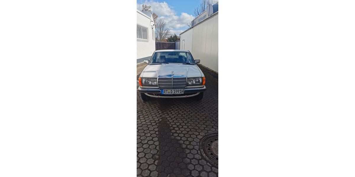 Mercedes-Benz CE 230 221.800 km 6.900 &euro; Stuttgart 70619