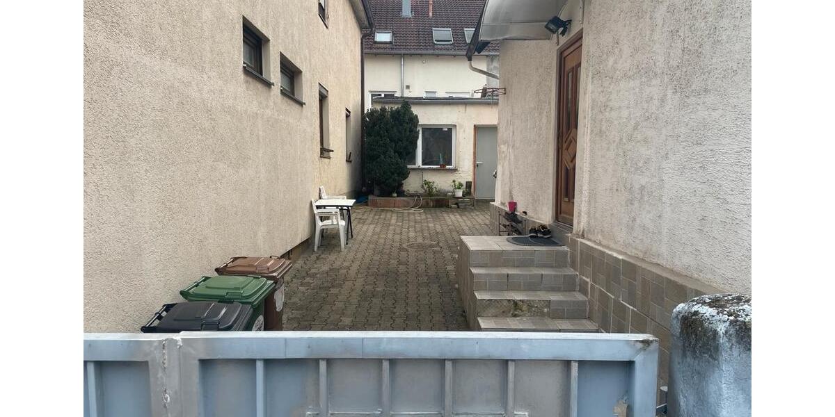 Einfamilienhaus Stuttgart Zuffenhausen - 5 Zimmer, 130 m&sup2;, 650.000&euro; | Angebot:25085457