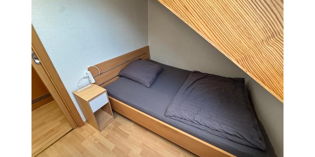 Dachgeschoßwohnung Plochingen - 2 Zimmer, 35 m&sup2;, 550&euro; | Angebot:26039064