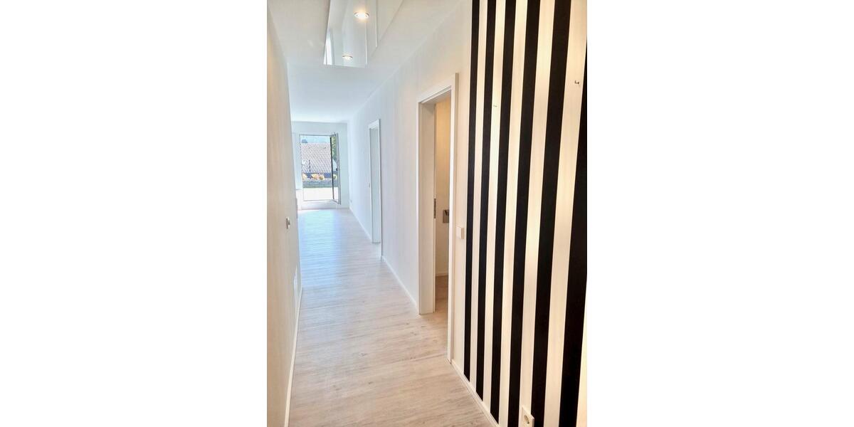 Hochparterre Leonberg - 2.5 Zimmer, 70 m&sup2;, 1.250&euro; | Angebot:26681904