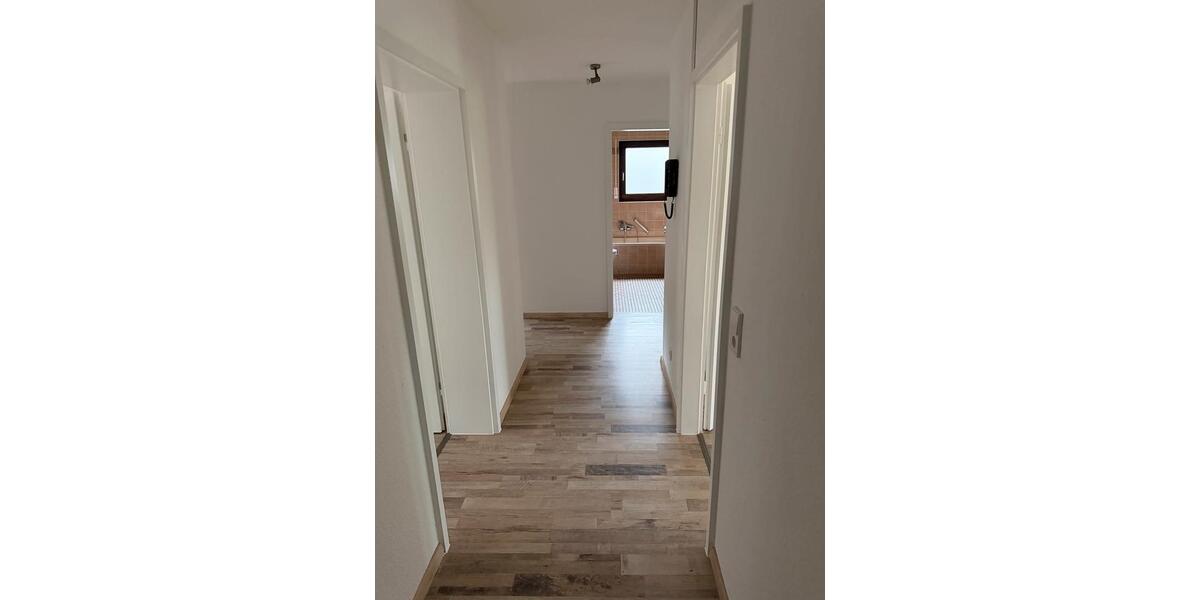 Erdgeschoßwohnung Stuttgart Luginsland - 3.5 Zimmer, 101 m&sup2;, 1.650&euro; | Angebot:25935956
