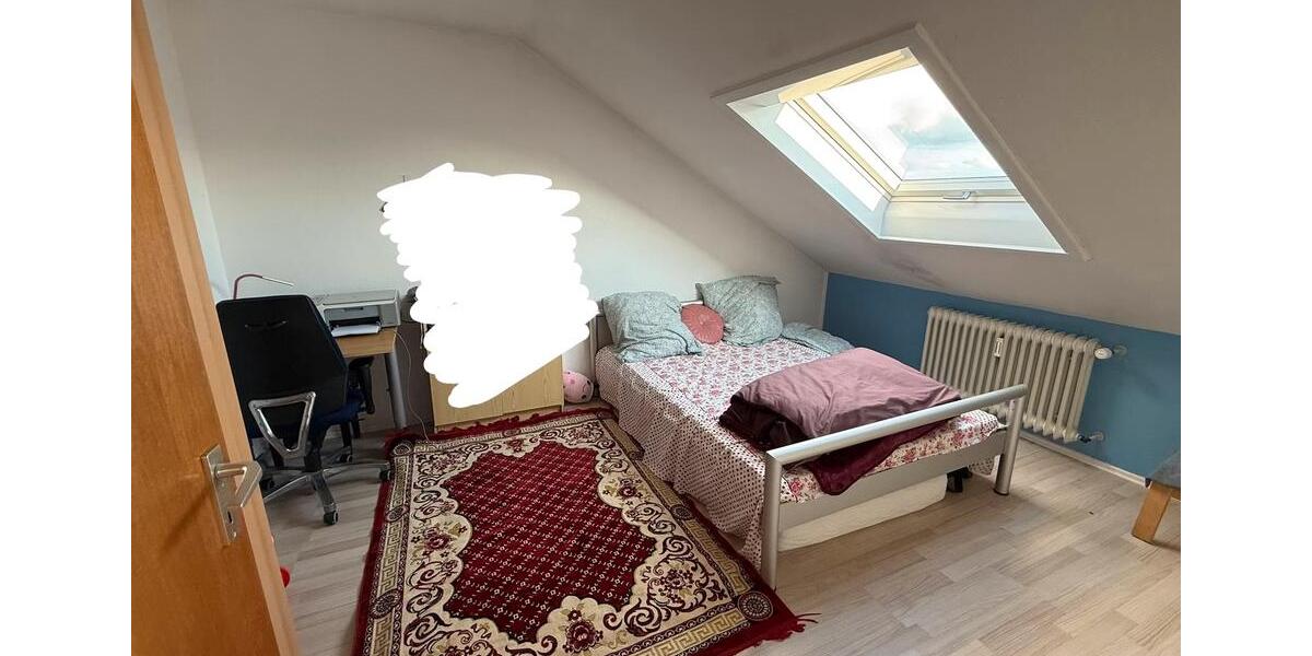 Dachgeschoßwohnung Schönaich - 3.5 Zimmer, 78 m&sup2;, 949&euro; | Angebot:26036237