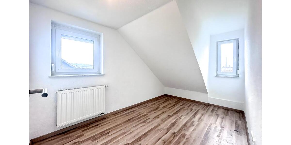 Dachgeschoßwohnung Winnenden - 4 Zimmer, 70 m&sup2;, 950&euro; | Angebot:25648717