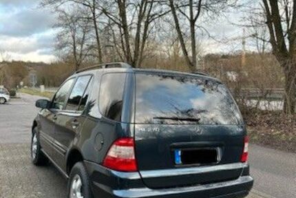 Mercedes-Benz ML 270 101.000 km 9.999 &euro; Walheim 74399