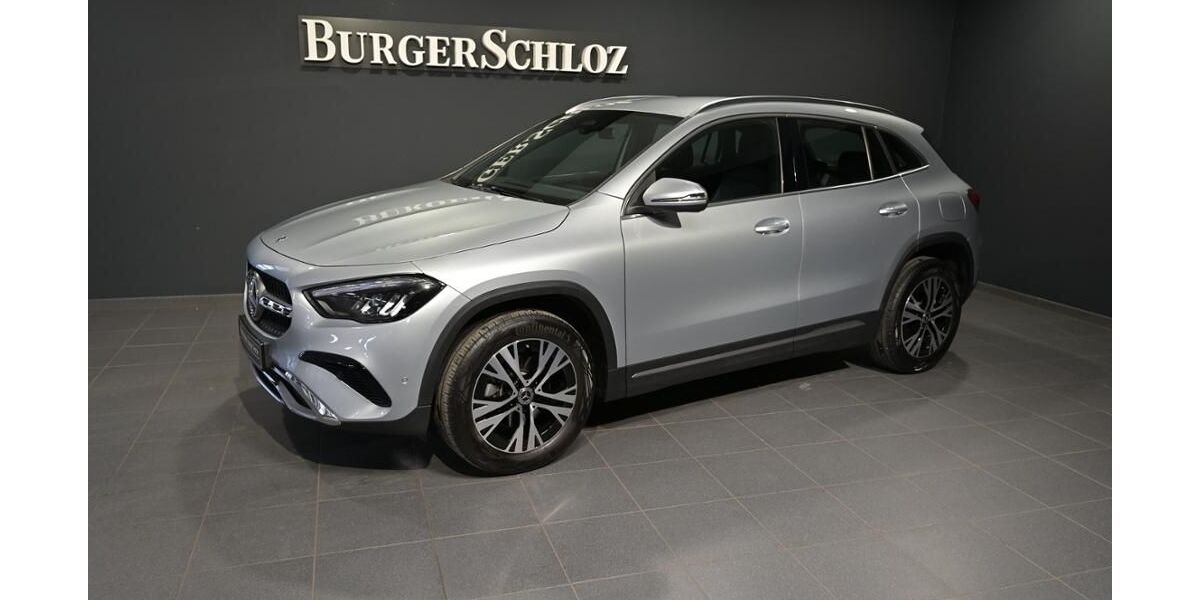 Mercedes-Benz GLA 180 17.800 km 33.680 &euro; Waiblingen 71332