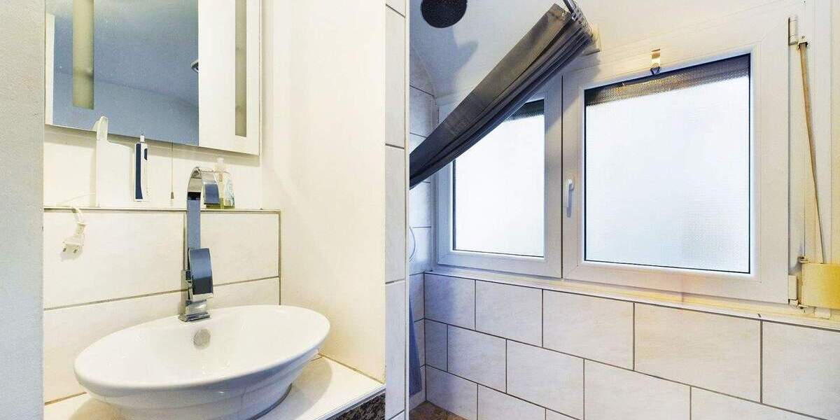 Etagenwohnung Stuttgart Stammheim - 3 Zimmer, 63 m&sup2;, 240.000&euro; | Angebot:25797657