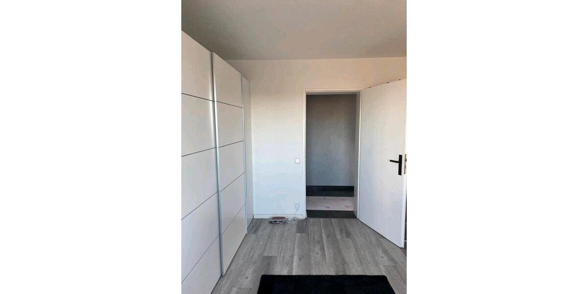 Etagenwohnung Ludwigsburg - 3 Zimmer, 92 m&sup2;, 1.600&euro; | Angebot:25965649