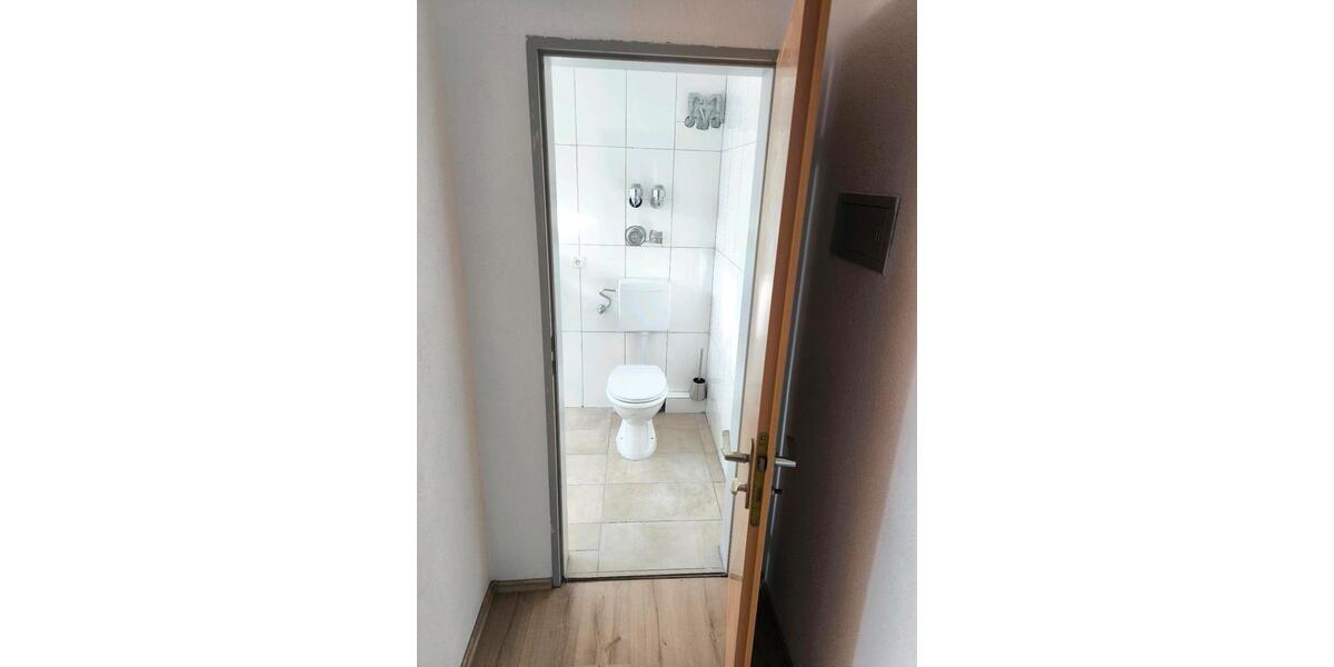 Dachgeschoßwohnung Stuttgart Feuerbach - 1.5 Zimmer, 34 m&sup2;, 850&euro; | Angebot:26616081