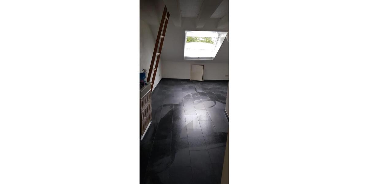 Dachgeschoßwohnung Stuttgart Bad Cannstatt - 1.5 Zimmer, 33 m&sup2;, 780&euro; | Angebot:25283984