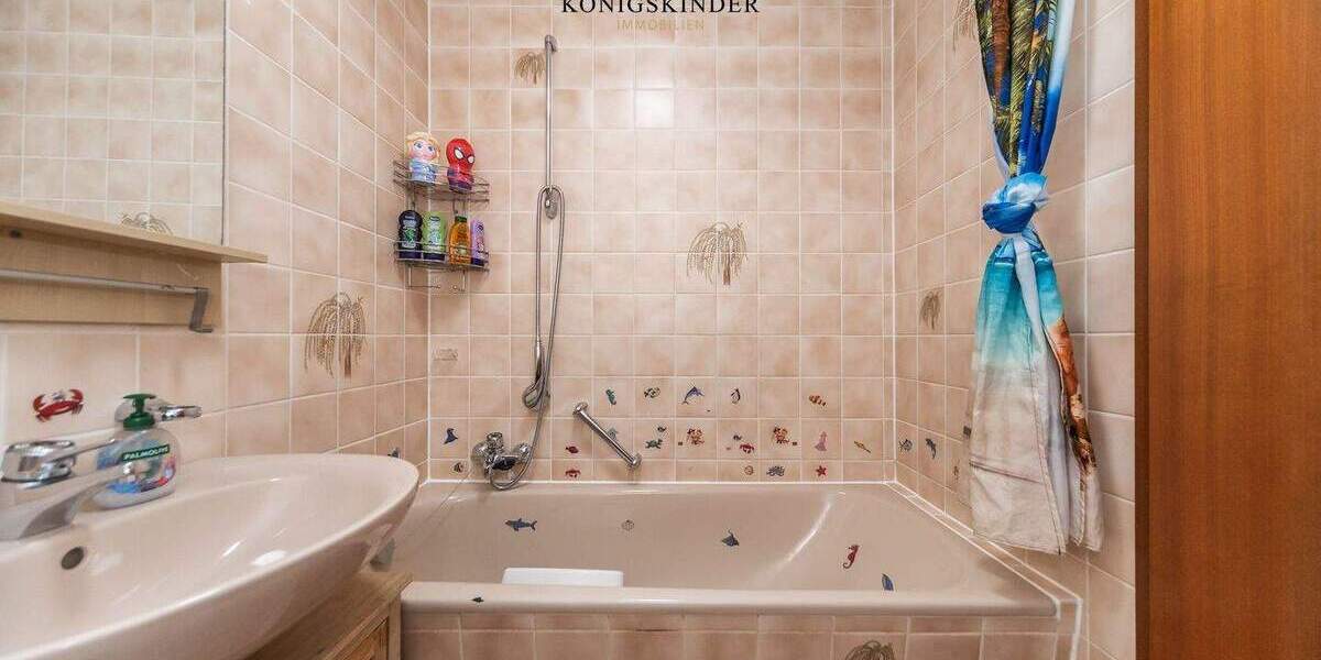 Etagenwohnung Freiberg am Neckar Heutingsheim - 4 Zimmer, 104 m&sup2;, 397.000&euro; | Angebot:25669351