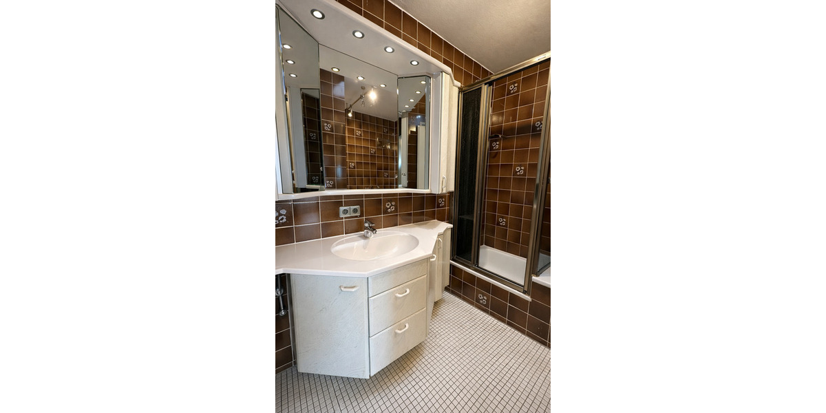 Mehrfamilienhaus, Wohnhaus Filderstadt Bernhausen - 5 Zimmer, 121 m&sup2;, 485.000&euro; | Angebot:25737709