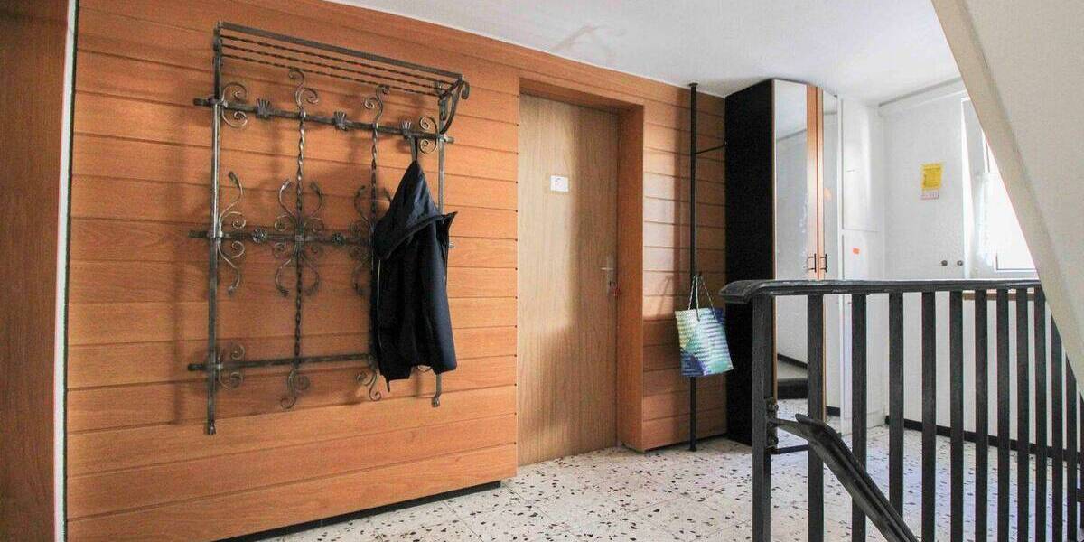 Mehrfamilienhaus, Wohnhaus Stuttgart Heumaden - 9 Zimmer, 398.000&euro; | Angebot:25958075