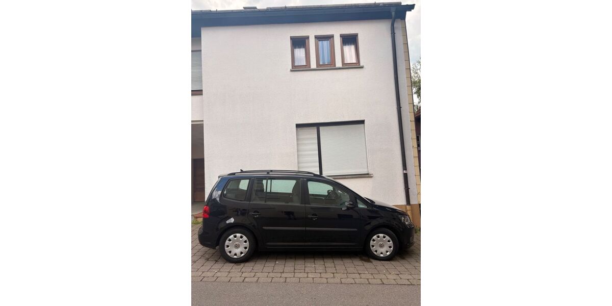 VW Touran 180.000 km 6.000 &euro; Welzheim 73642