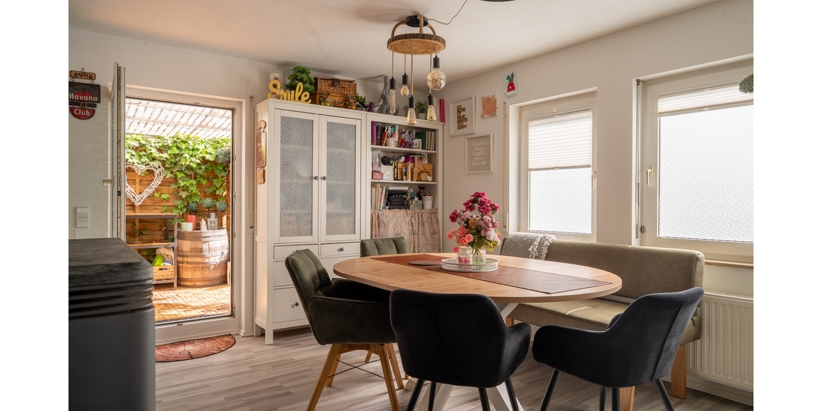 Großzügige Eckterrasse, Kamin & ruhiges Wohnen im 3-Familienhaus - 3.5 Remshalden | Angebot:27512031