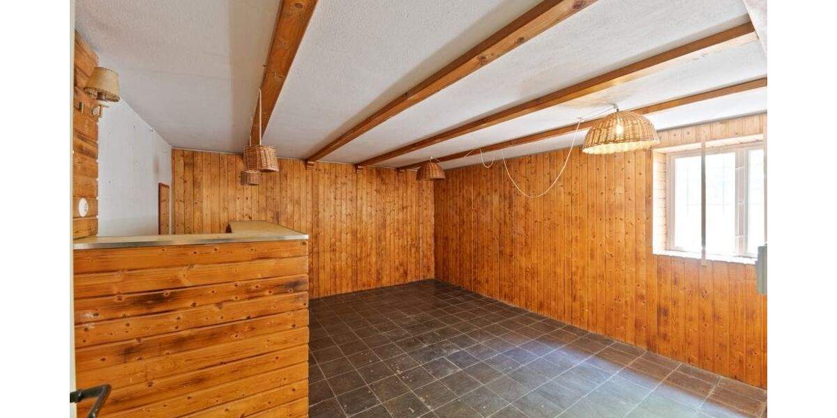 Einfamilienhaus Besigheim - 8 Zimmer, 168 m&sup2;, 695.000&euro; | Angebot:25662268