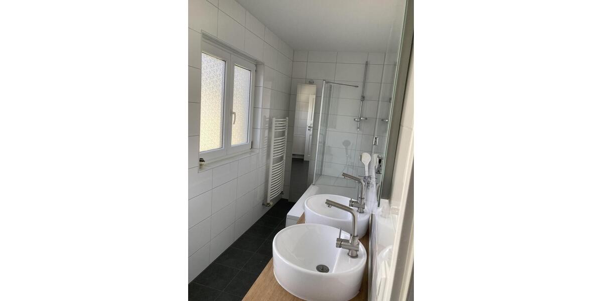 Doppelhaushälfte Fellbach Oeffingen - 6 Zimmer, 160 m&sup2;, 2.500&euro; | Angebot:26129547