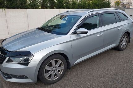 Skoda Superb 220.000 km 10.500 &euro; Stuttgart 70499
