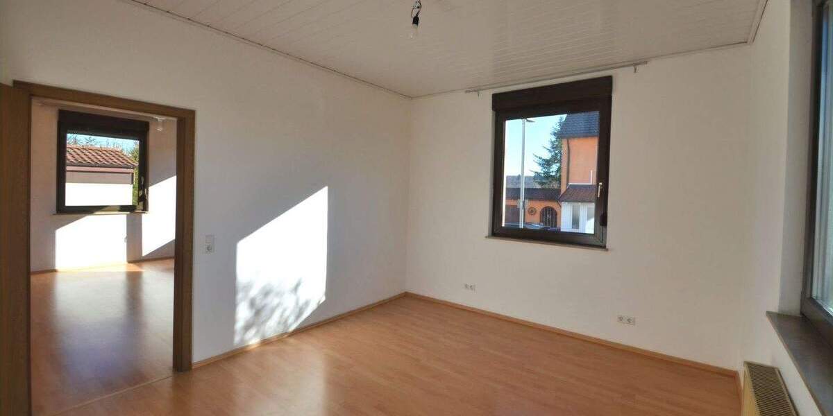 Mehrfamilienhaus, Wohnhaus Rutesheim - 7 Zimmer, 178 m&sup2;, 590.000&euro; | Angebot:25704324