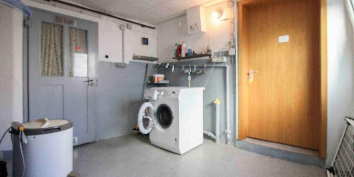 Mehrfamilienhaus, Wohnhaus Stuttgart Heumaden - 9 Zimmer, 154 m&sup2;, 398.000&euro; | Angebot:25718008