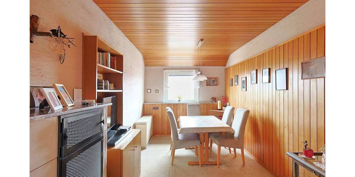 Einfamilienhaus Leonberg - 9 Zimmer, 240 m&sup2;, 750.000&euro; | Angebot:26015666