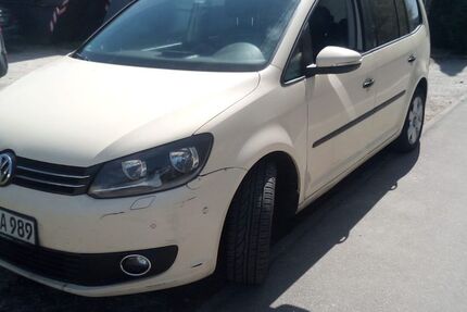 VW Touran 351.000 km 3.350 &euro; Böblingen 71032