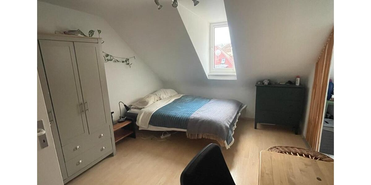 Dachgeschoßwohnung Stuttgart Stuttgart-West - 3 Zimmer, 50 m&sup2;, 1.200&euro; | Angebot:25328104