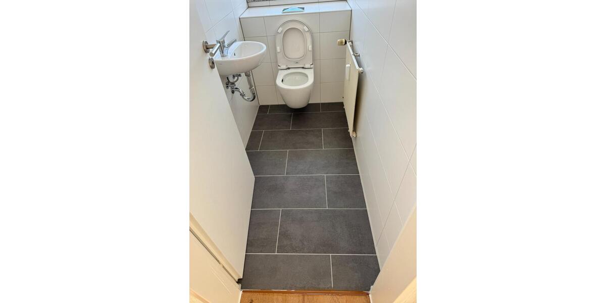 Etagenwohnung Stuttgart Luginsland - 3 Zimmer, 76 m&sup2;, 1.300&euro; | Angebot:25452050