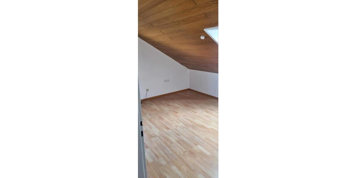 Dachgeschoßwohnung Lauffen am Neckar - 3 Zimmer, 55 m&sup2;, 800&euro; | Angebot:25751048
