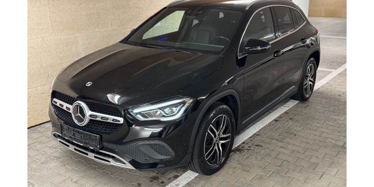 Mercedes-Benz GLA 250 103.128 km 25.900 &euro; Sindelfingen/Stuttgart 71065