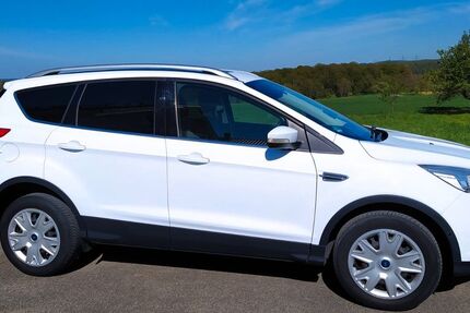 Ford Kuga 86.200 km 8.990 &euro; Altdorf 72655
