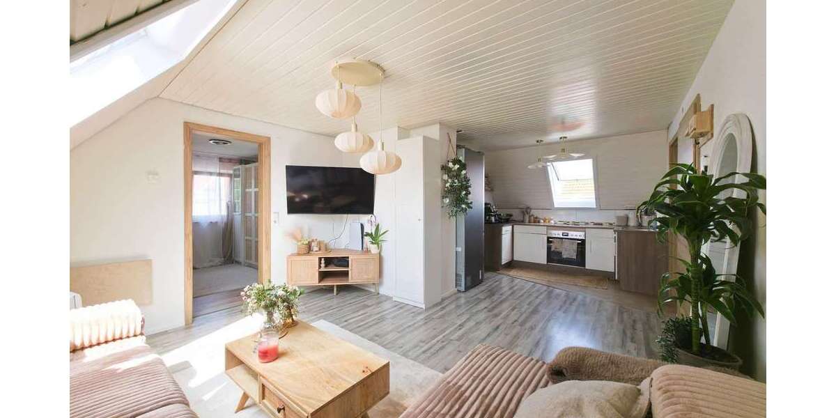 „Haus auf dem Haus“ – gesamtes Dachgeschoss mit kompletter Bühne und außergewöhnlichem Ausbaupotenzi - Dachgeschoßwohnung Weilheim an der Teck | Angebot:27532420