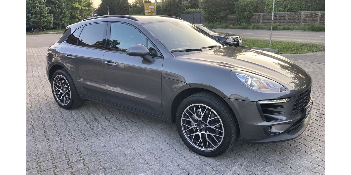 Porsche Macan 231.800 km 24.999 &euro; Stuttgart 70176