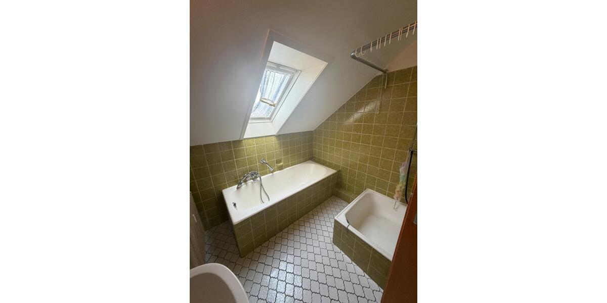 Etagenwohnung Kirchheim unter Teck - 4 Zimmer, 110 m&sup2;, 1.400&euro; | Angebot:25843405