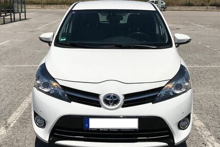 Toyota Verso 152.000 km 8.800 &euro; Korntal-Münchingen 70825