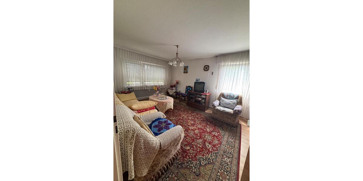 Dachgeschoßwohnung Weinstadt - 3.5 Zimmer, 74 m&sup2;, 215.000&euro; | Angebot:27008590